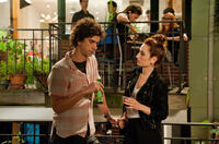 Hamish Linklater as Henry and Zoe Lister-Jones as Alice in "Lola Versus."