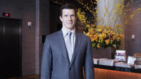Eric Mabius as Pete Cozy in "Price Check."