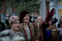 Elizabeth McGovern as Mrs. Thatchum in "Cheerful Weather for the Wedding."