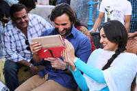 producer Rahul Mittra, Saif Ali Khan and Sonakshi Sinha on the set of "Bullett Raja."