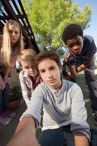 Ella Linnea Wahlstedt, Reese Hartwig, Teo Halm and Astro in "Earth to Echo."