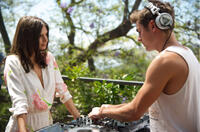 Emily Ratajkowski as Sophie and Zac Efron as Cole in "We Are Your Friends."