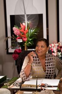 Queen Latifah as Paula Thomas in "Valentine's Day."