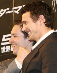 "Spider-Man 3" stars Tobey Maguire and James Franco promote the film at a press conference in Tokyo.