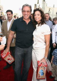 Tim Allen and wife Jane at the Los Angeles premiere of "The Santa Clause 3: The Escape Clause" 