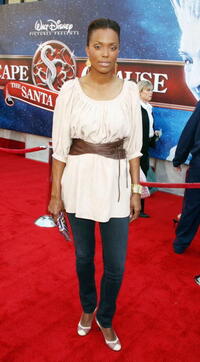 Aisha Tyler at the Los Angeles premiere of "The Santa Clause 3: The Escape Clause" 
