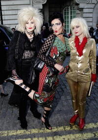 Singer Siouxsie Sioux (centre) and guests at the "Volver" premiere in  London.