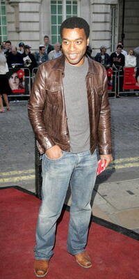 Chiwetel Ejiofor at the "Volver" premiere in  London.
