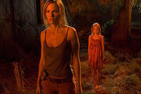 Hilary Swank and AnnaSophia Robb in "The Reaping."