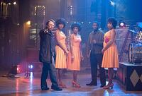 Bill Condon, Beyonce Knowles, Anika Noni Rose, Keith Robinson and Jennifer Hudson on set of "Dreamgirls."