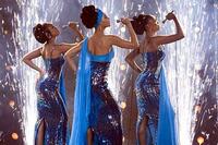The Dreams perform on their own in "Dreamgirls."
