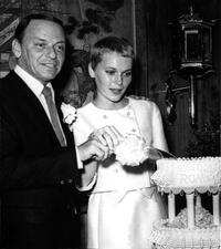 Mia Farrow & Frank Sinatra