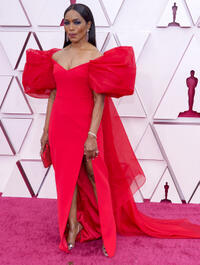 
	Angela Bassett
