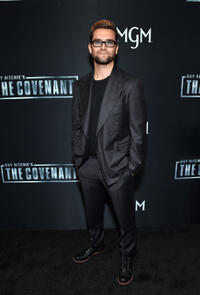 
	Antony Starr
