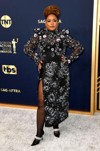 
	Aunjanue Ellis
