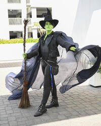 
	Elphaba Thropp
