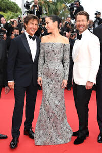 
	Tom Cruise, Jennifer Connelly and Glen Powell
