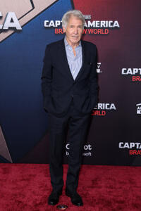 
	Harrison Ford
