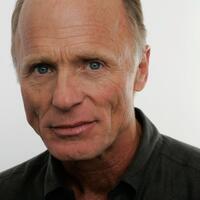 
	Ed Harris
