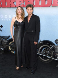 
	Jodie Comer and Austin Butler
