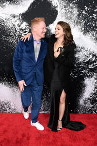 
	Jesse Tyler Ferguson and Keri Russell
