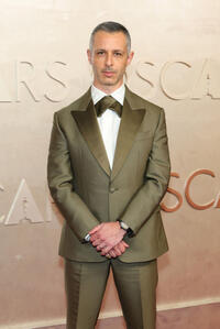 
	Jeremy Strong
