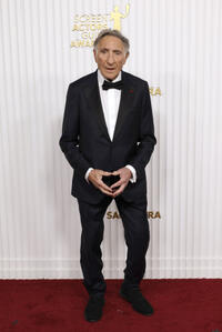 
	Judd Hirsch
