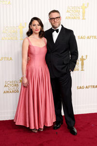 
	Lauren Miller and Seth Rogen
