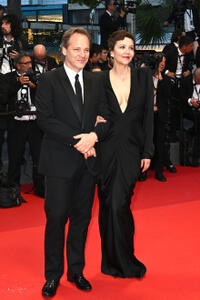 
	Peter Sarsgaard and Maggie Gyllenhaal&nbsp;https://www.fandango.com/crimes-of-the-future-2022-227619/movie-overview
