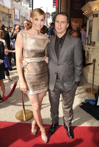 Leslie Bibb and Sam Rockwell 