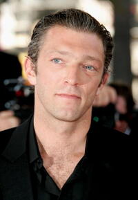 Vincent Cassel at the premiere of "Indigenes".