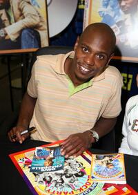 Dave Chappelle at the signing of DVD copies of "Dave Chappelle's Block Party".