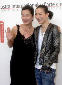 Su Yan and Sammi Cheng at the photocall "Everlasting Regret" during the 62nd Venice Film Festival.