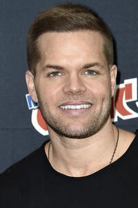 Wes Chatham at the "The Expanse" photo op during 2016 New York Comic Con.