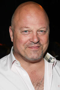 Michael Chiklis