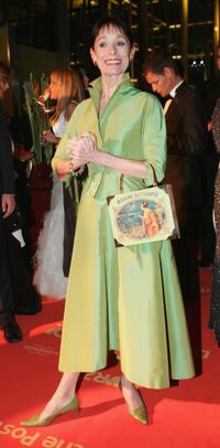 Geraldine Chaplin arrives at the "Goldene Kamera" Awards.