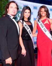 Kim Coates, Miss USA Rima Fakih and Miss Teen USA Kamie Crawford at the 2010 USO Gala in Washington DC.