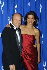 Enrico Colantoni and Wendie Malick at the 2001 Primetime Creative Arts Emmy Awards.