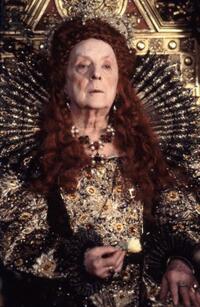 Quentin Crisp as Queen Elizabeth I in "Orlando."