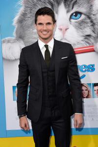 Robbie Amell at the California premiere of "Nine Lives."