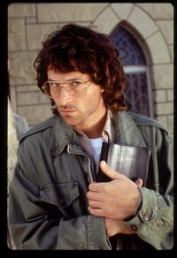 Tim Daly on the set of the TV movie "In the line of fire: Ambush in Waco".