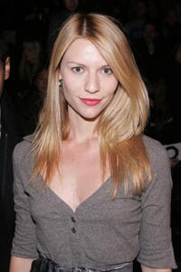 Claire Danes at the Zac Posen Fall 2006 fashion show in N.Y.