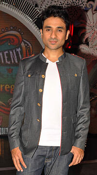 Vir Das at the promotional event of "Delhi Belly" in Mumbai.