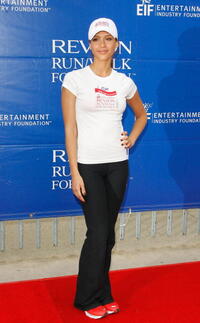 Jessica Alba at the Revlon Run/Walk for women in L.A.