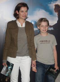 Emmanuelle Devos and her son Raphael at the premiere of "Harry Potter and the order of the phoenix."