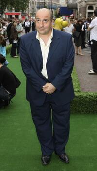 Omid Djalili at the UK premiere of "Over The Hedge."