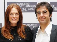 Julianne Moore and Atom Egoyan at the photocall of "Chloe" during the Times BFI 53rd London Film Festival.