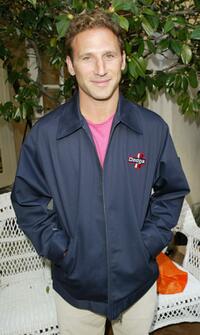Mark Feverstein at the 2003 American Music Awards.