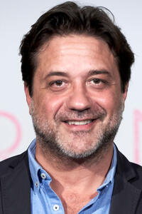 Enrique Arce at the "Amor en Bolvo" photocall in Madrid.