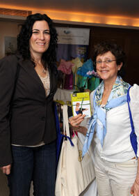 Carrie Frazier and Amy Berman at the 2011 DPA Golden Globes Gift Suite in California.